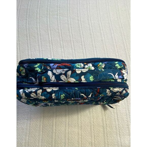 VERA BRADLEY Large Blush & Brush Makeup Case - Floral Bursts - Picture 3 of 8